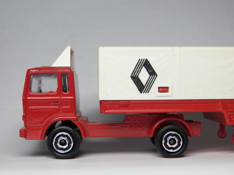 Illustration for article titled 1/100 scale Majorette Renault Car Hauler.
